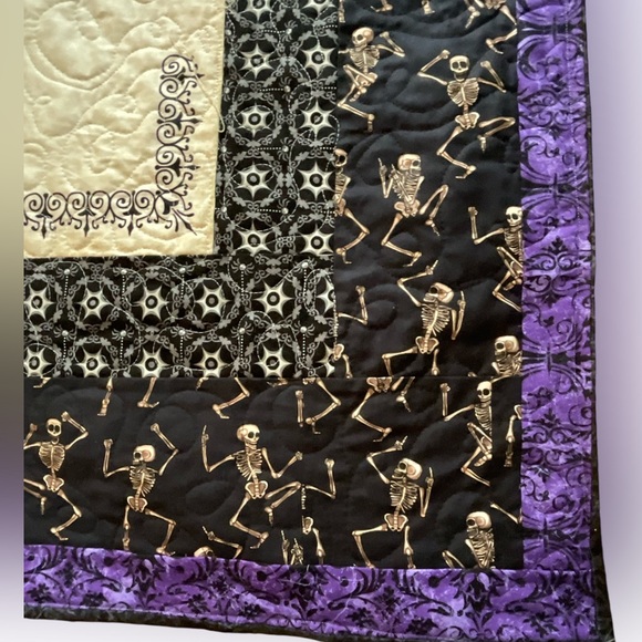 SOLD………..Quilt Skeleton Halloween Day of the Dead - Picture 2 of 6